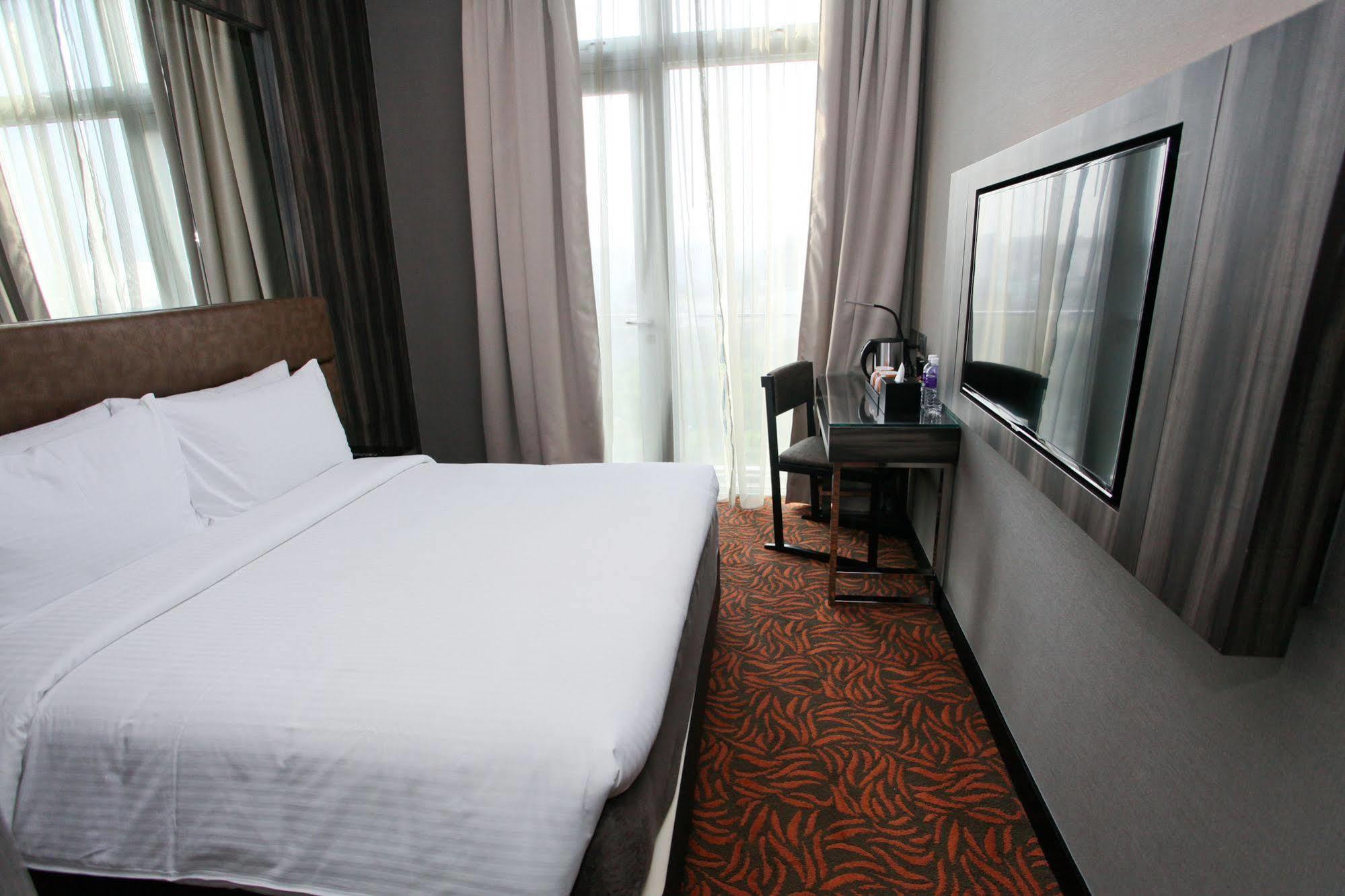 Aqueen Hotel Paya Lebar Singapore Buitenkant foto